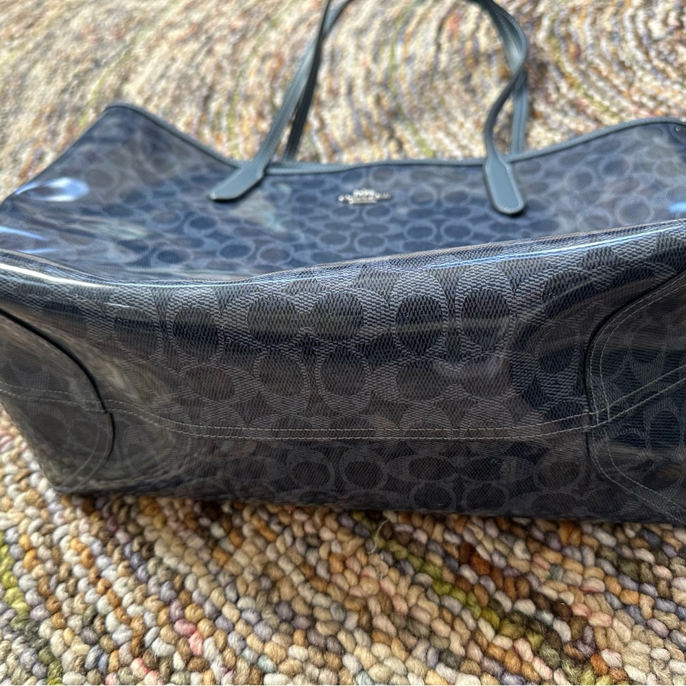 Like new Coach Navy Signature Tote Bag - Picture 3 of 7